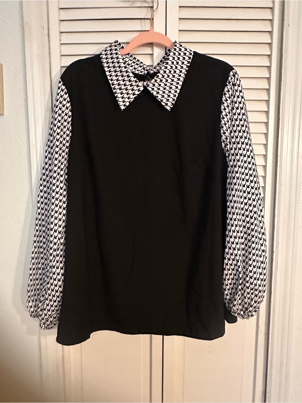 SHEIN Black Blouse with Black-and-White Houndstooth Collar & Sleeves